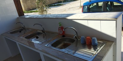 Motorhome parking space - Frischwasserversorgung - Italy - Il Giardino dell` Emiro